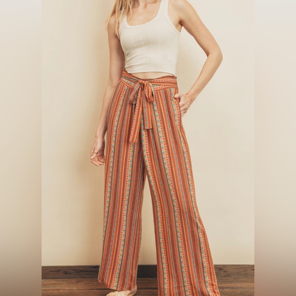 Dress Forum Striped Wide-Leg Tie-Waist Pants in Rust & Cream